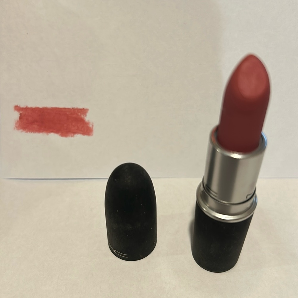 Mac Sultriness 304 powder kiss lipstick